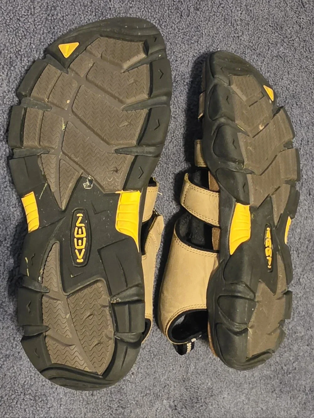 KEEN Leather waterproof hiking/walking sandal men size 9